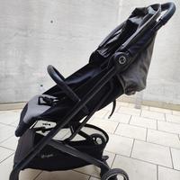 Passeggino Cybex Beezy leggero, compatto.