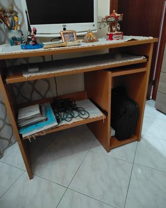 tavolino scrivania pc