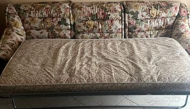DIVANO A LETTO TRE POSTI + POLTRONA