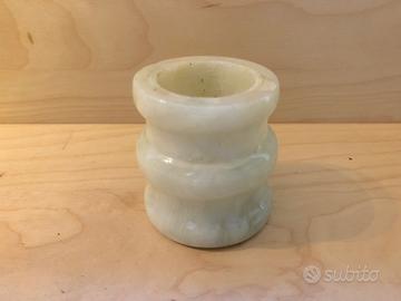 Vecchio vasetto in onice verde