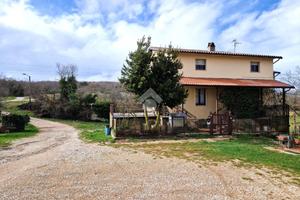 Indipendente con terreno privato di quattro ettari