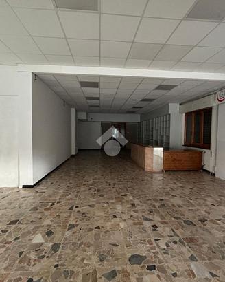 NEGOZIO A COGORNO