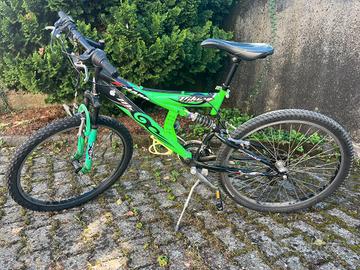 Mountain bike 26 "verde e nera" - Shimano