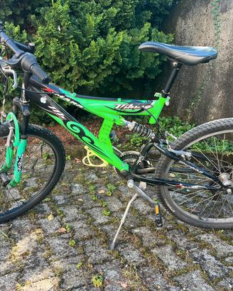 Mountain bike 26 "verde e nera" - Shimano