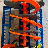 Mega Garage Hot Weels  pari al nuovo!