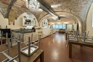 NEGOZIO A CASTIGLIONE DELLE STIVIERE