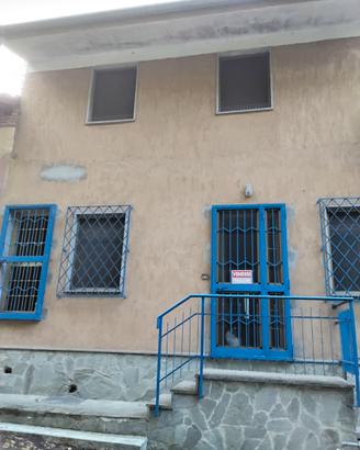 Privato vende