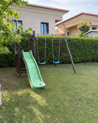 Gioco da esterno in legno