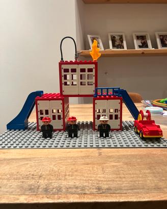 Lego duplo 2658 caserma dei pompieri
