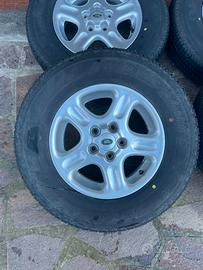 4 Cerchi e gomme 195/80 R15 M+S