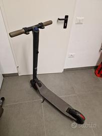 Monopattino elettrico ninebot