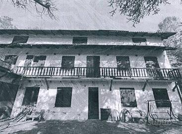 Immobile in asta di 5196 m² con 5 locali a Alice B