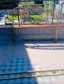 letto antico in ferro battuto