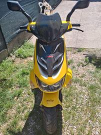 scooter Aprilia sr50