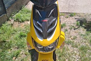 scooter Aprilia sr50