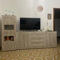 Vetrina e mobile soggiorno