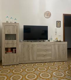 Vetrina e mobile soggiorno