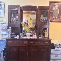 Credenza antica