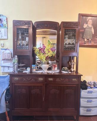 Credenza antica