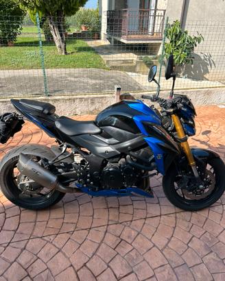 SUZUKY GSX S 750
