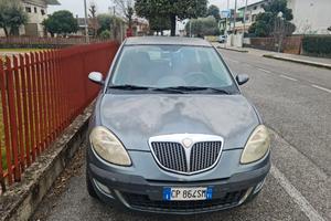 lancia ypsilon.1.2.benzine