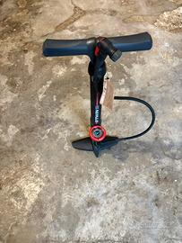 Pompa a colonna con manometro