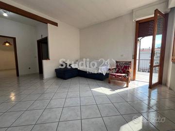 Appartamento di 90 m² con 4 locali e box auto a Fi