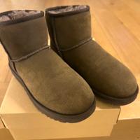 Ugg mini dusted cocoa n.39