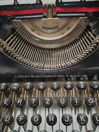 macchina da scrivere vintage