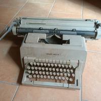Macchina da scrivere Olivetti linea 98