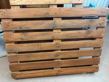 Pallet levigati e verniciati