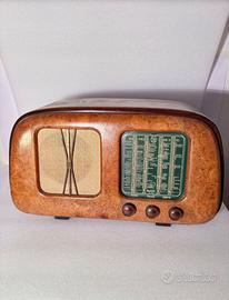 Radio d'epoca a valvole vintage Vega Mod. 524