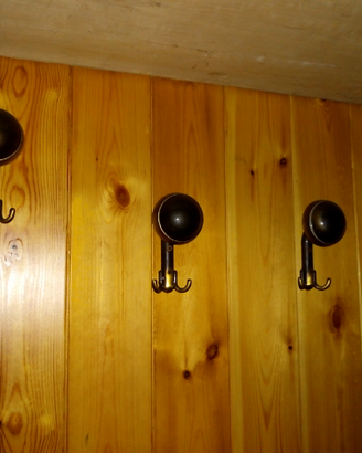 Appendiabiti con pomello e ganci