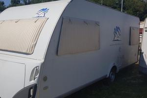 Roulotte Caravan knaus azur 580