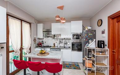 AMPIO QUADRILOCALE RECENTE COSTRUZIONE!