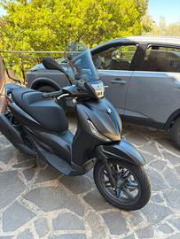 Piaggio Beverly 400 S Nero 400 HPE – 700 km –