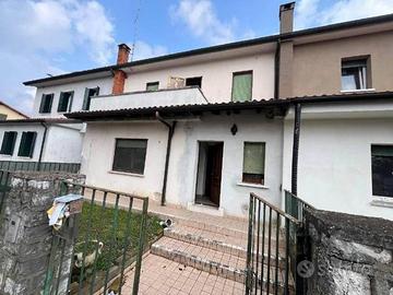 Immobile in asta di 120 m² con 4 locali a Cordovad