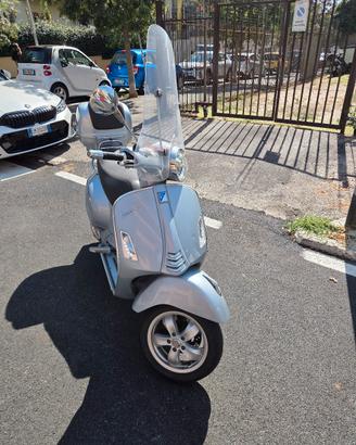 Vespa Gts 300
