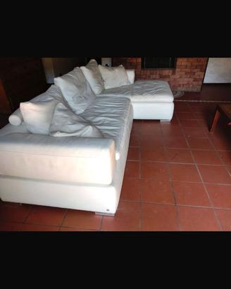 Divano Natuzzi in pelle bianca