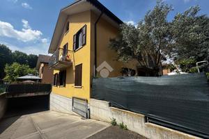 VILLA A SCHIERA A SAN MARTINO IN RIO