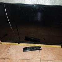 televisore con telecomando 