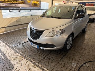 Lancia Ypsilon 1.2 69 CV 5 porte Gold