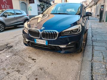 BMW 225xe plug-in ibrida