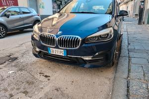 BMW 225xe plug-in ibrida