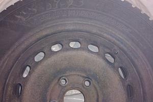 Cerchi ferro Golf VI 16" con gomme invernali