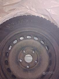 Cerchi ferro Golf VI 16" con gomme invernali