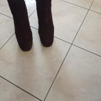 Stivaletto di camoscio 