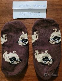 Calzini marroni con fantasia