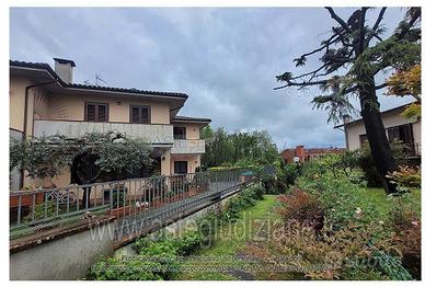 Villa o villino Altopascio [A4355351]