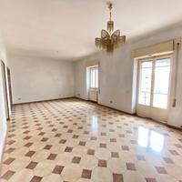Appartamento 90 mq 3 vani con posto auto